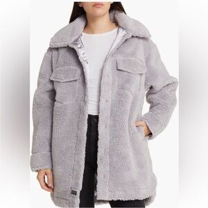 NWT UGG® Frankie UggFluff Shirt Jacket
CLOUDY GREY